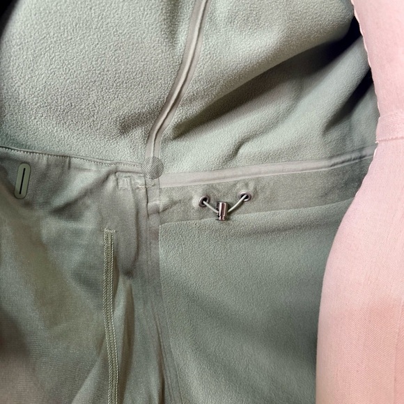 Lululemon Glyde Along Softshell Jacket Fleece Lined Green Twill Size 12 NWT - Picture 13 of 16